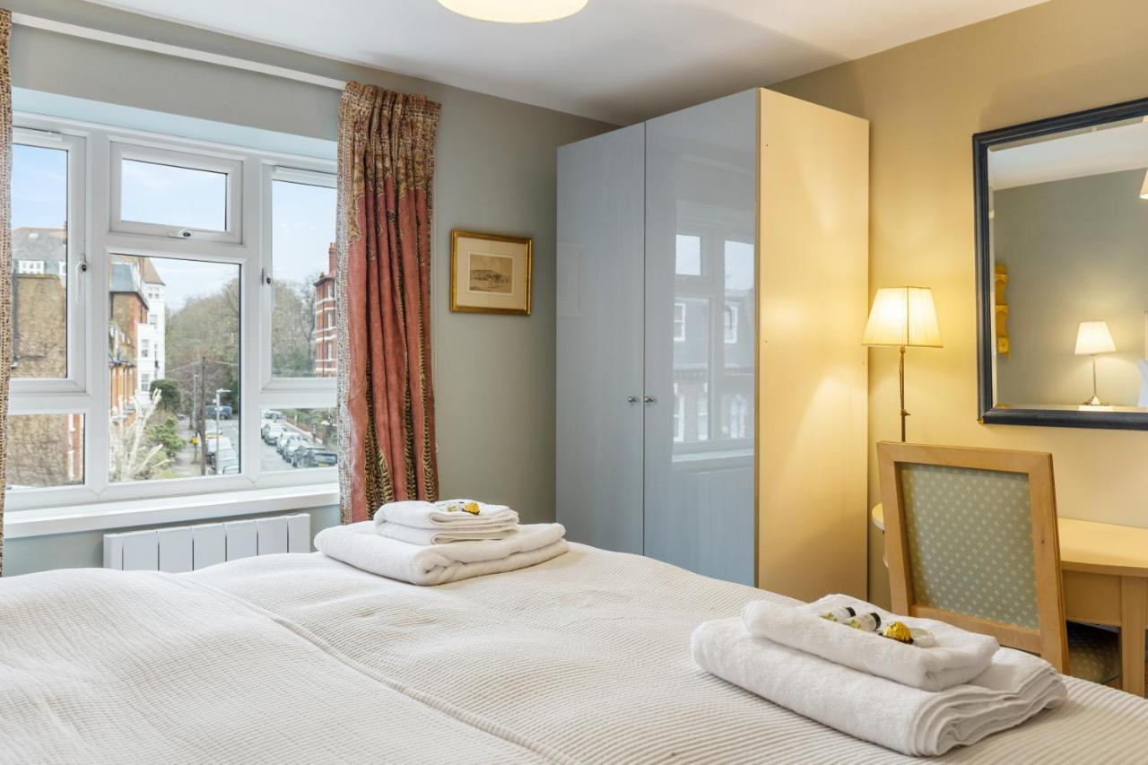 Bright & Cosy Gem ~ Battersea Park View ~ King Bed Lejlighed London Eksteriør billede