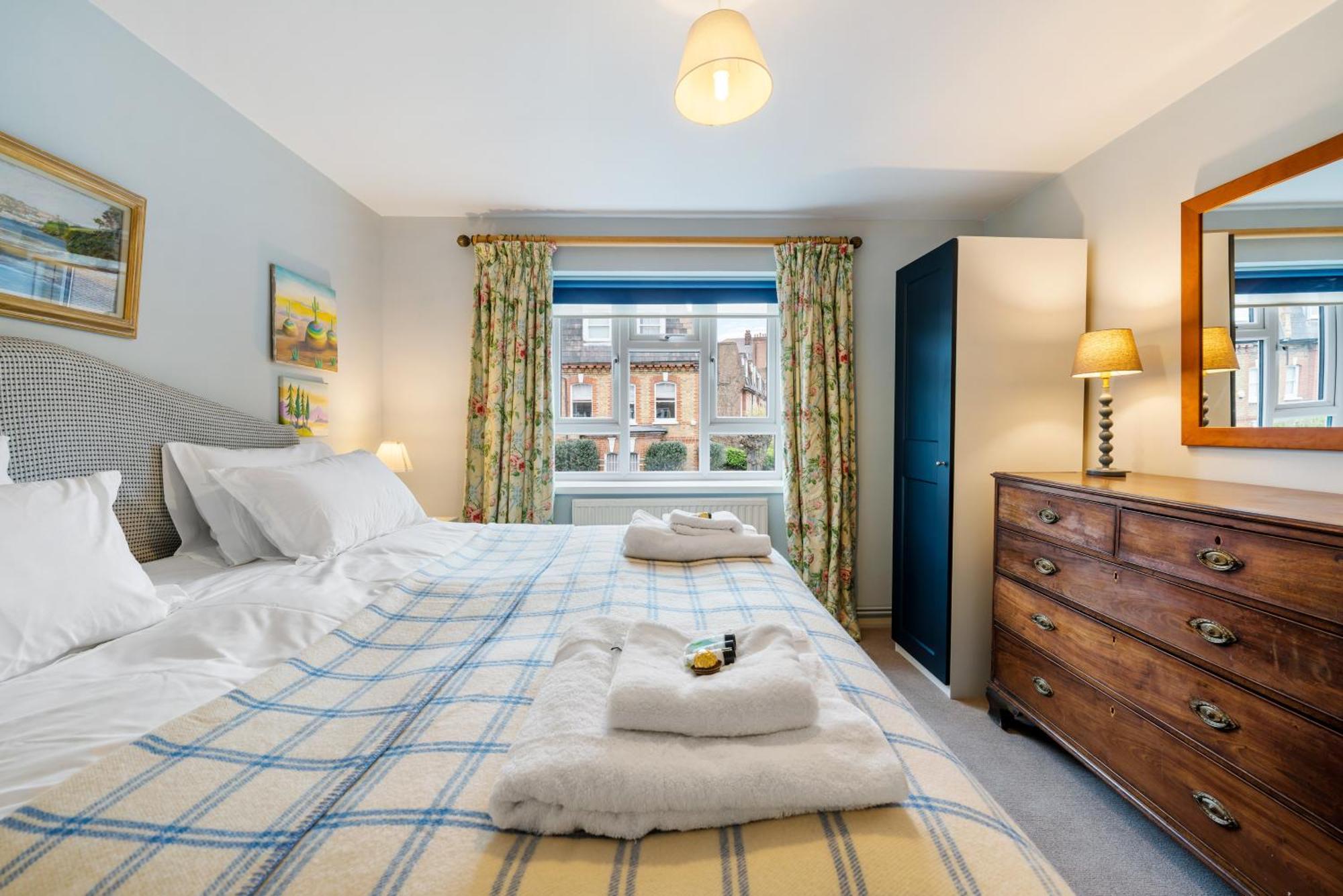 Bright & Cosy Gem ~ Battersea Park View ~ King Bed Lejlighed London Eksteriør billede
